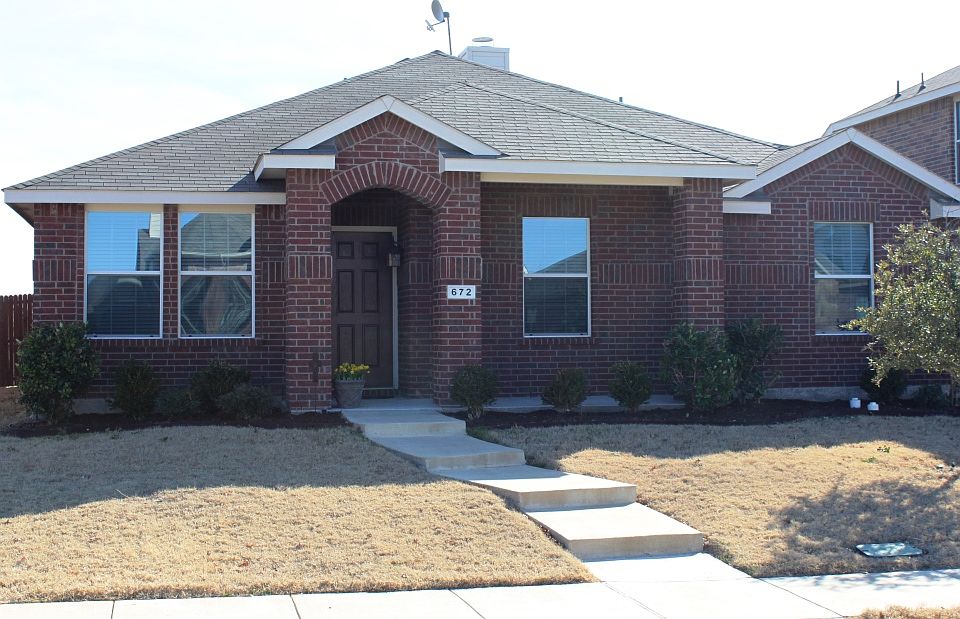 672 Austin Lavon, TX 75166