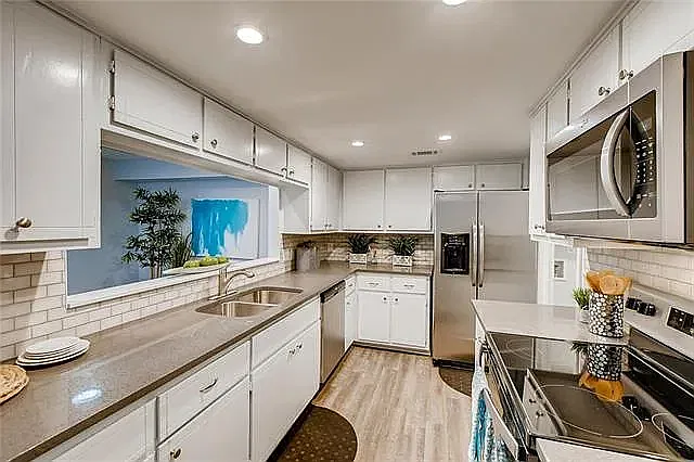 8518 Fathom Cir — Photo 1