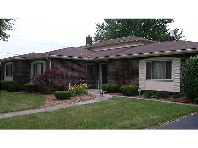 5545 Brendon Park Dr photo 1
