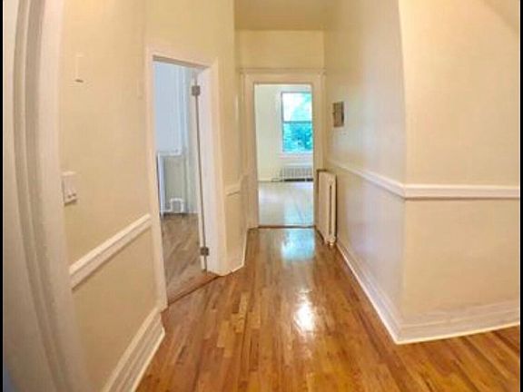2nd image of 15 Lincoln Ter APT 1