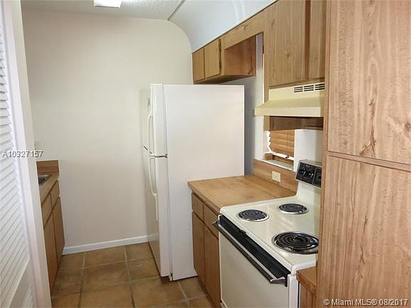 5th image of 9963 Twin Lakes Dr #9-I