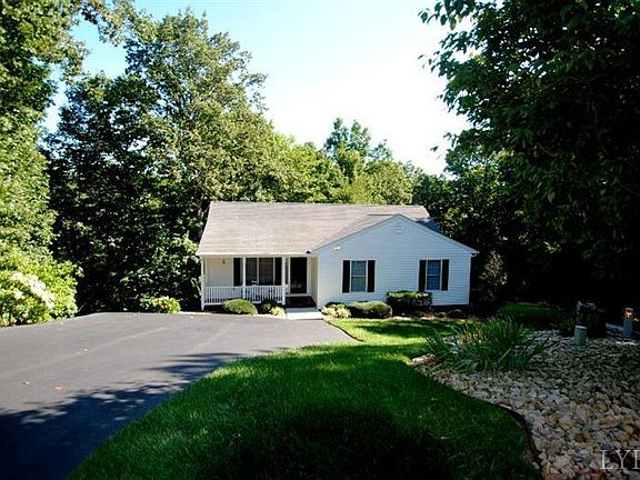2nd image of 202 Holiday Bob Ct