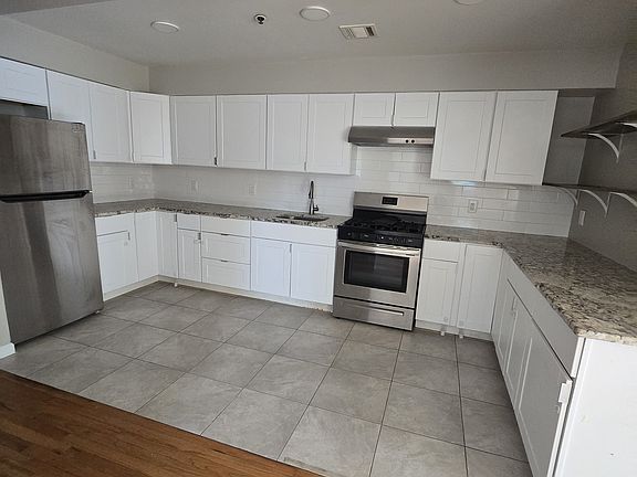 2nd image of 224 N Arlington Ave #G2