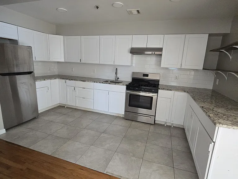 224 N Arlington Ave #G2 — Photo 2