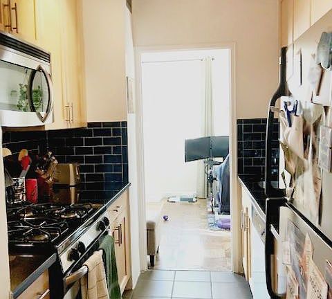 5th image of 245 E 19th St APT 18H