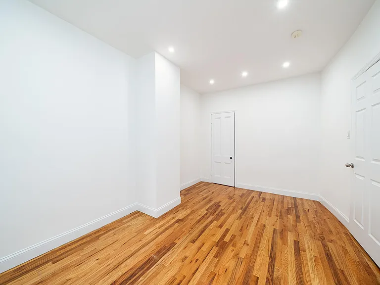 28 Jones St — Photo 18