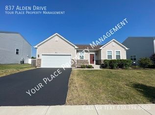 837 Alden Dr, Sycamore, IL 60178