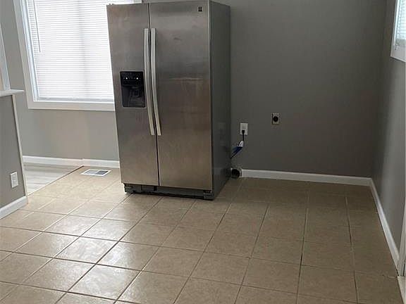 5th image of 3736 Runyon Ave