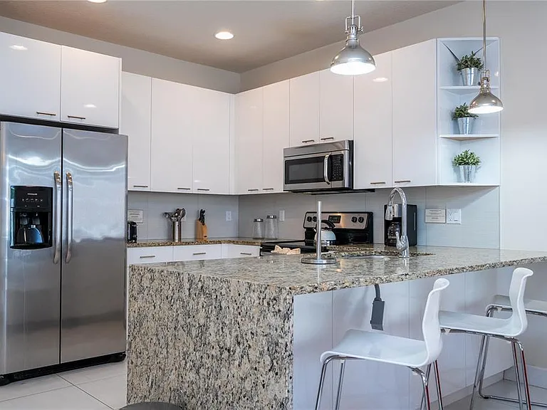 1615 Retreat Cir — Photo 37