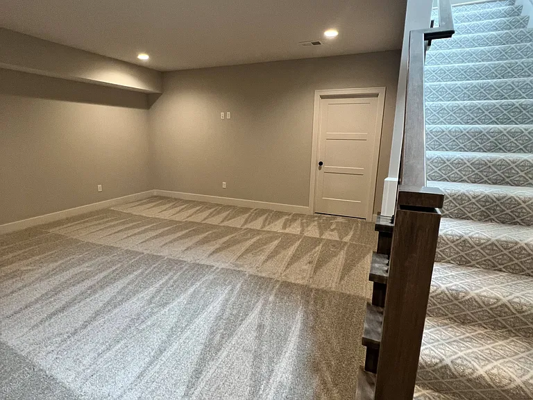 11009 S Millstone Dr — Photo 35