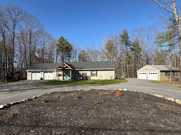 84 Coyote Ridge Drive, Vassalboro, ME 04989