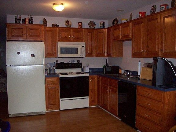 3rd image of 108 Larkspur Dr
