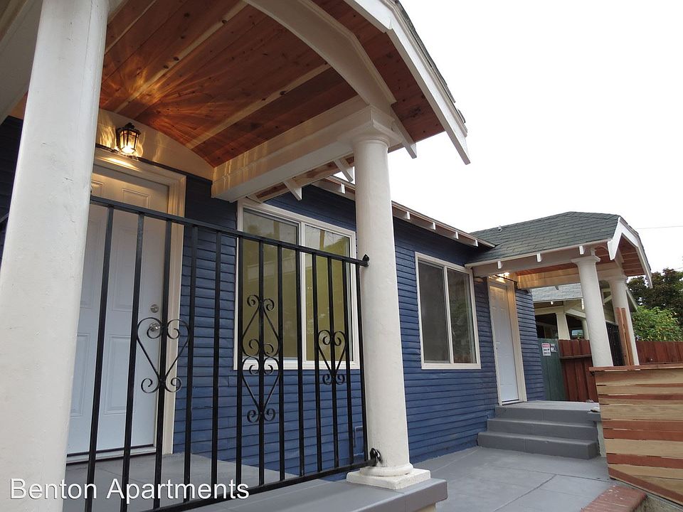 1st image of 403 1/2 N Benton Way