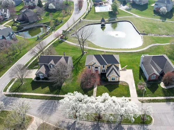 14505 Howe Dr, Leawood, KS 66224