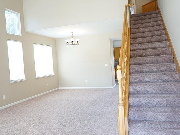 3rd image of 2943 Campbell Ln