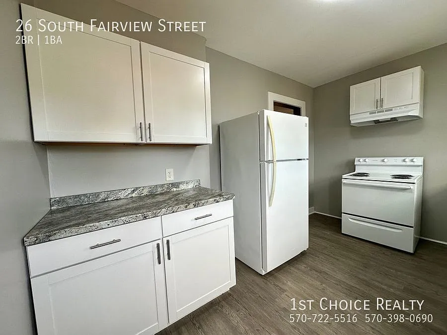 Heat, water, sewer, trash removal included! — Photo 3