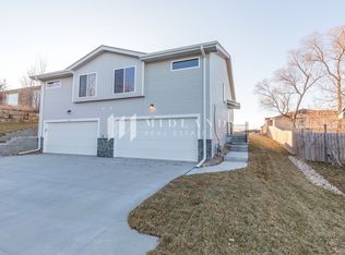2216 N 204th Ter, Elkhorn, NE 68022