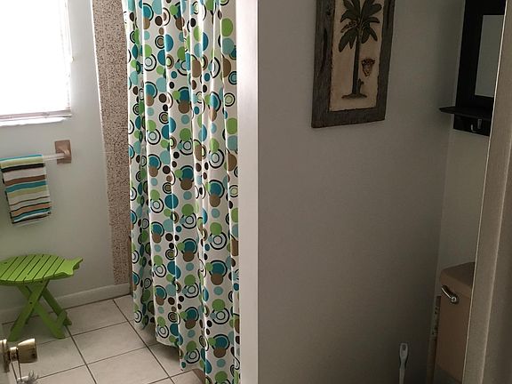 4th image of 405 SW 45th St