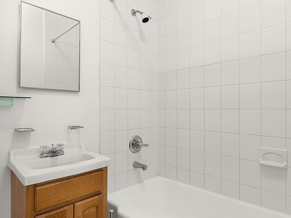 4th image of 623 W End Ave APT 5B
