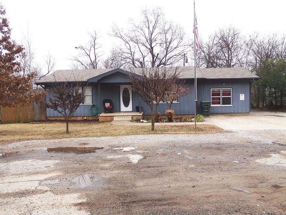 1st image of 114 Maxwell Dr