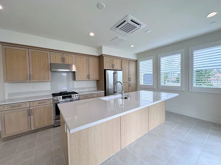 19071 Main St #101 — Photo 5