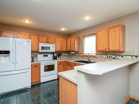 4th image of 405 5th St NW