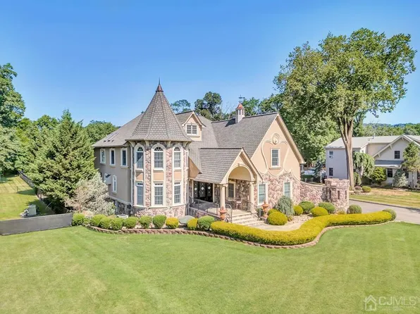 313 Beechwood Ave, Middlesex, NJ 08846