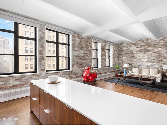 4th image of 161 W 15th St APT 4I