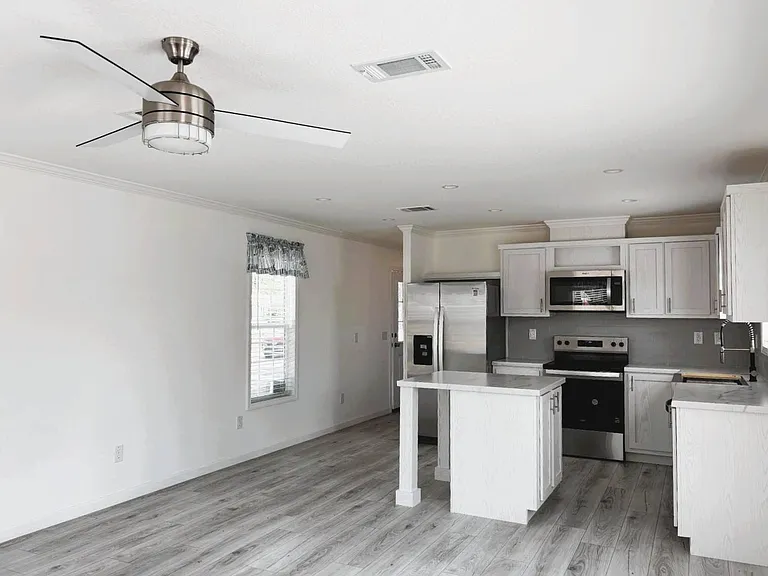 1001 Illinois St SE — Photo 5