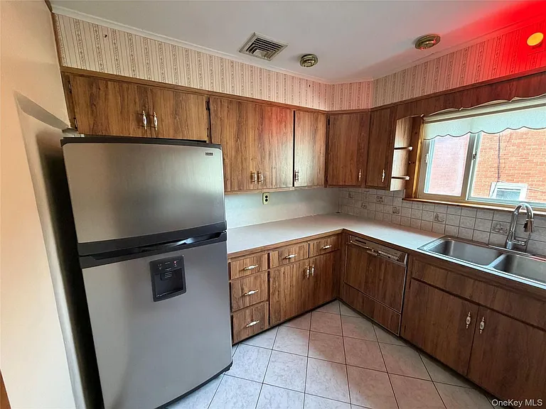 2518 South Ave #1 — Photo 6