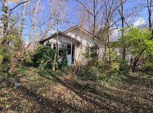 1116 S Holland St, Harrisburg, IL 62946