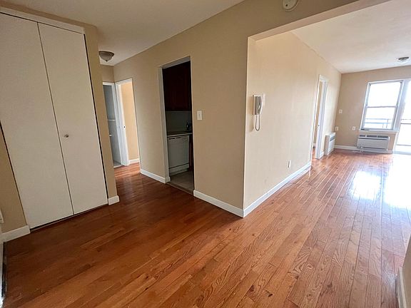 2nd image of 16-70 Bell Blvd Floor 7