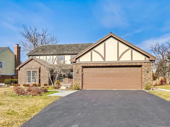2518 Indian Ridge Dr, Glenview, IL 60026