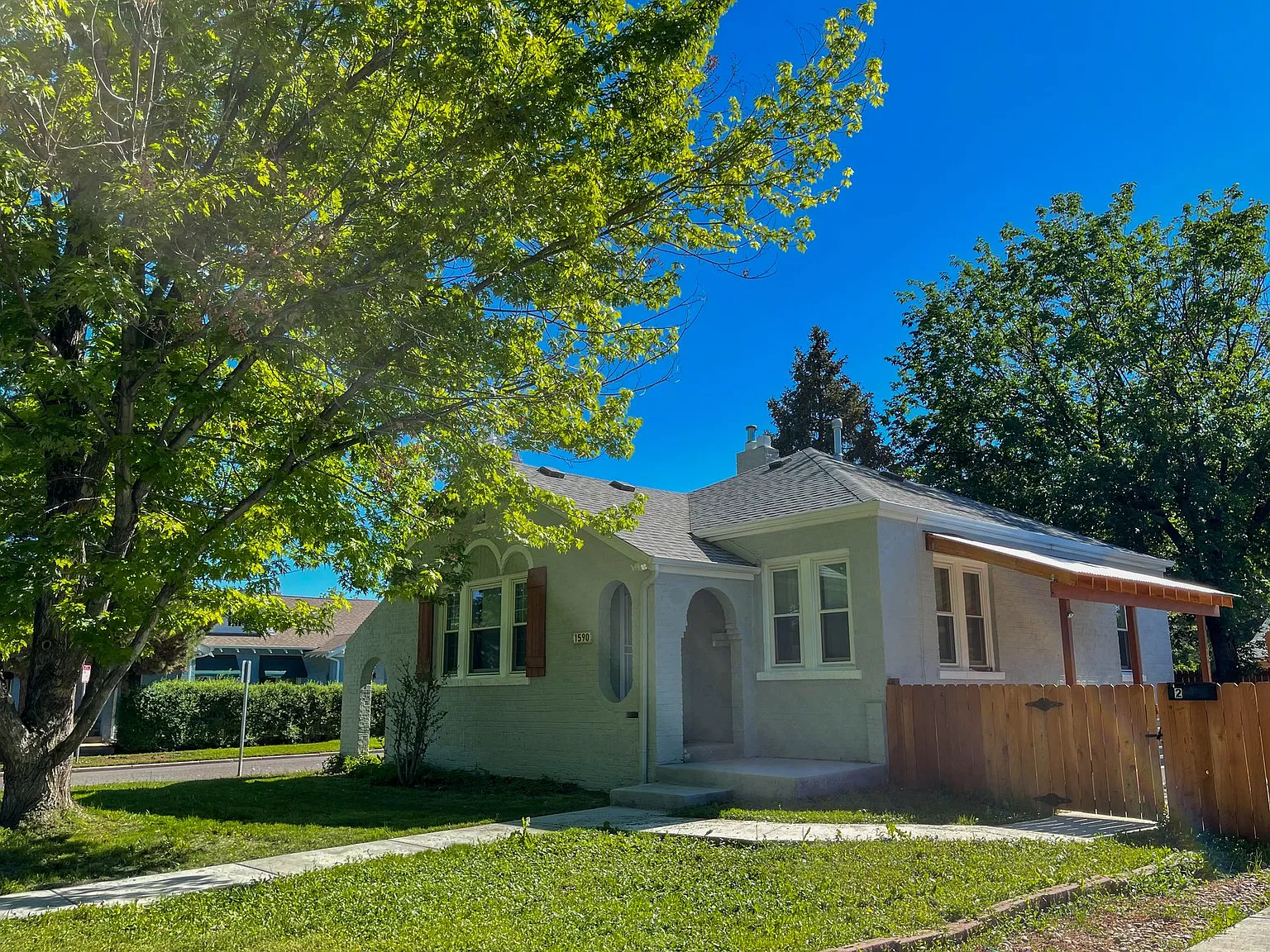 2 Bedroom 1 Bath Duplex w/ Fenced Yard, and so much more! — Photo 1