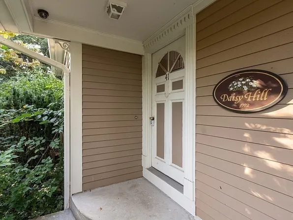 41 Whittemore Dr, Ashland, MA 01721