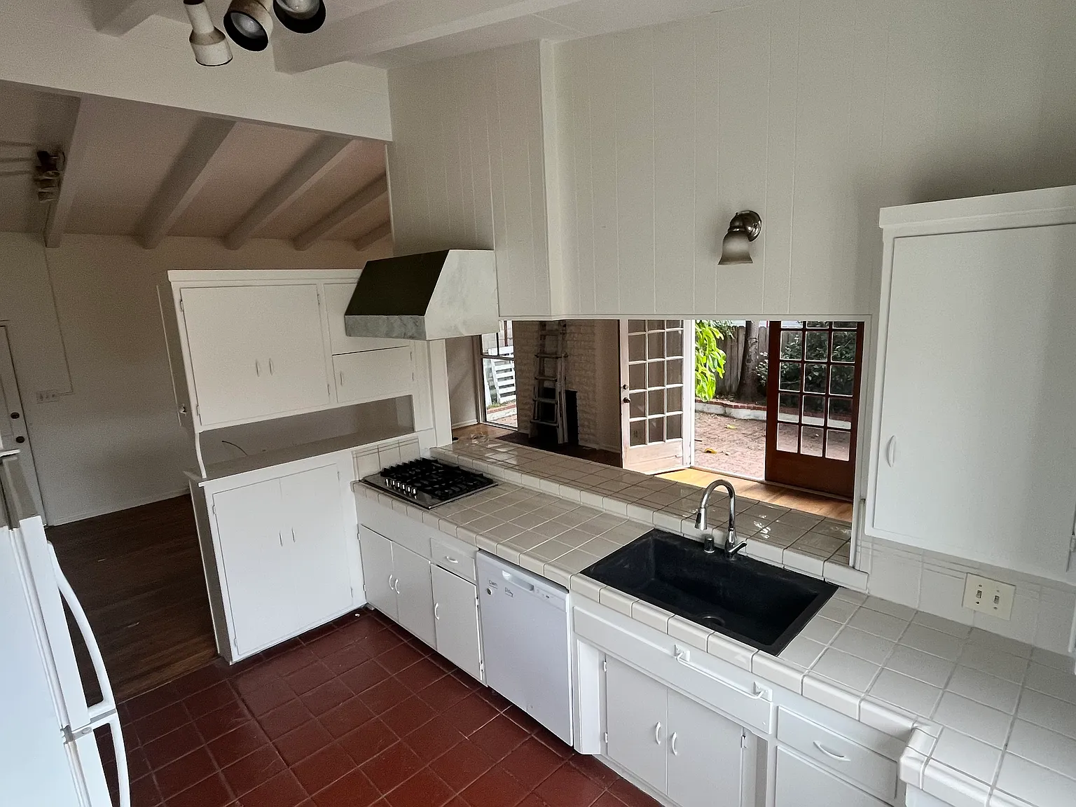 3 bed, 1250 sqft, $6,500 — Photo 4