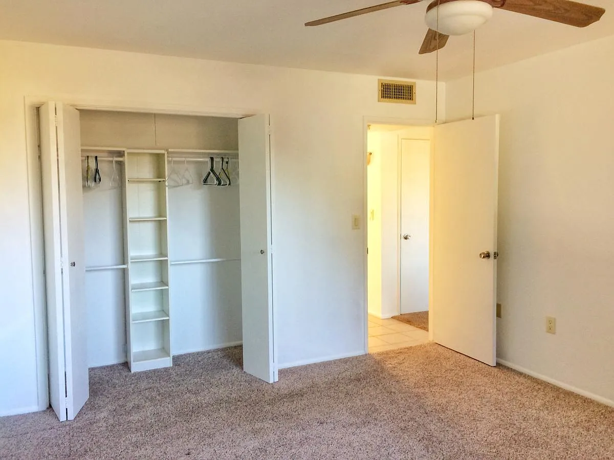 N 111th Avenue, Sun City — Photo 3