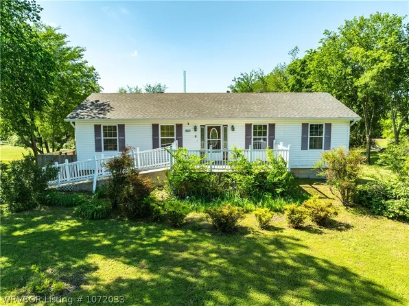 805 Church St, Barling, AR 72923