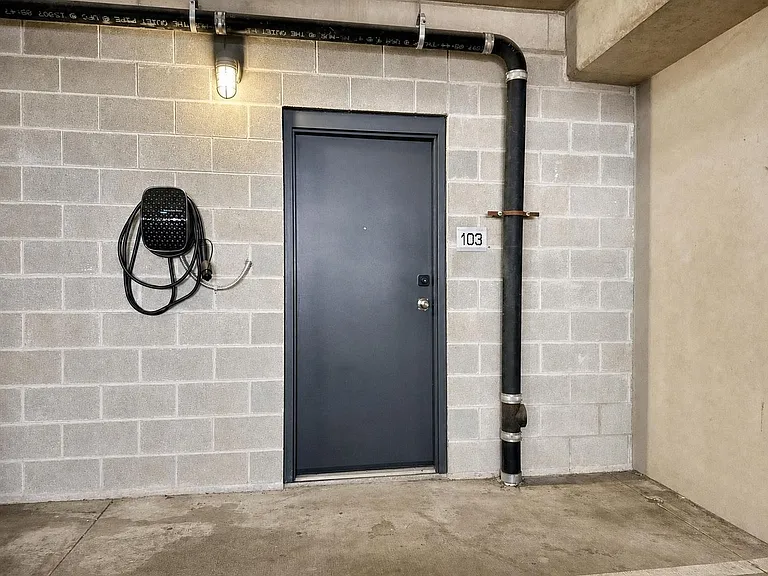 1001 Belleview St #103 — Photo 26
