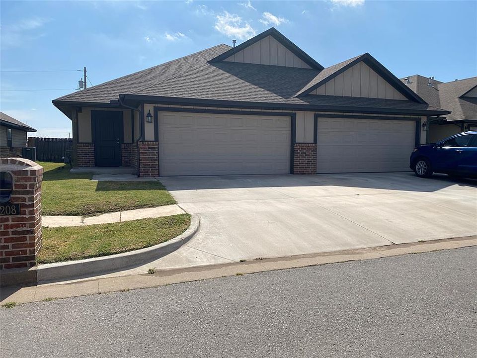 1st image of 5206 Oakwood Villas Ct