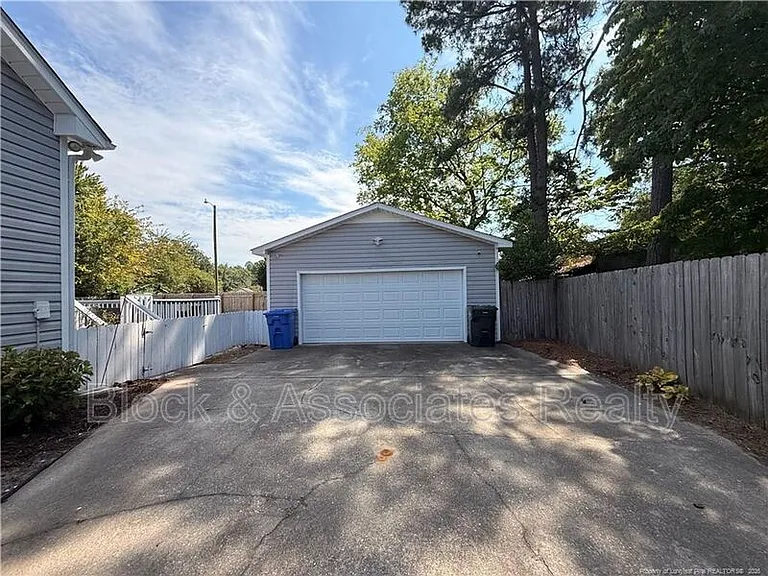 3460 McChoen Dr — Photo 24