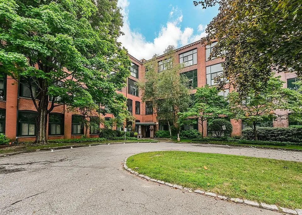 150 Rumford Ave #410