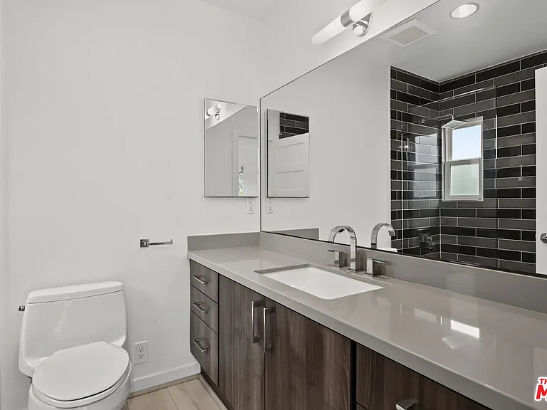 175 Barlock Ave — Photo 21