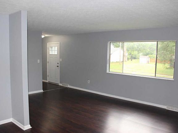 4th image of 528 Braxton Pl E