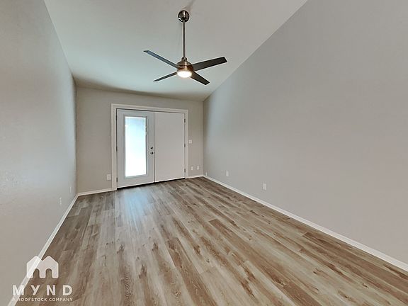 3rd image of 8709 W Grovers Ave