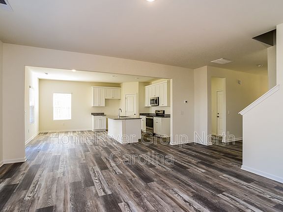 3rd image of 1650 Nicholas Way