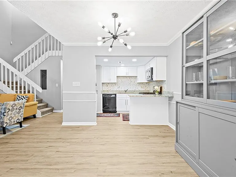 1707 Cotton Patch Ln — Photo 8