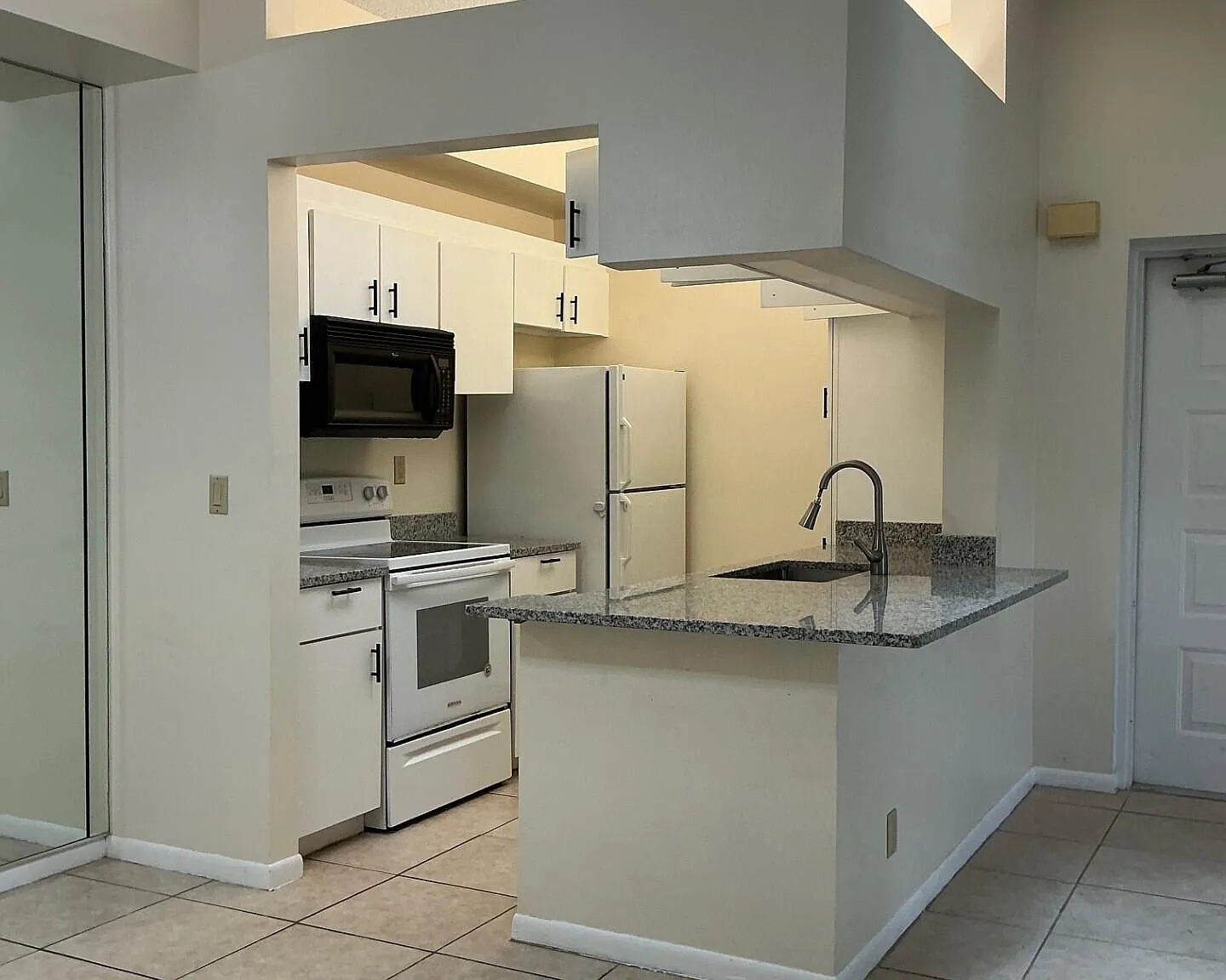 2 bed, 2.0 bath, 1018 sqft, $1,700 — Photo 1