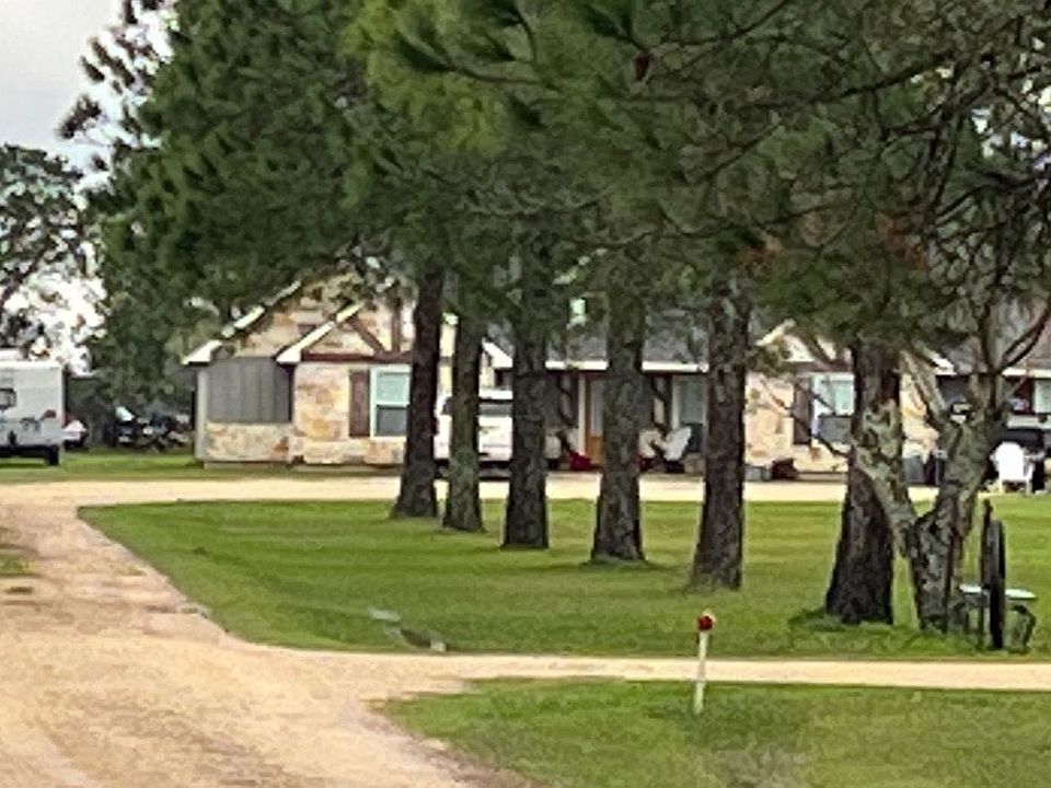 1st image of 823 County Road 453
