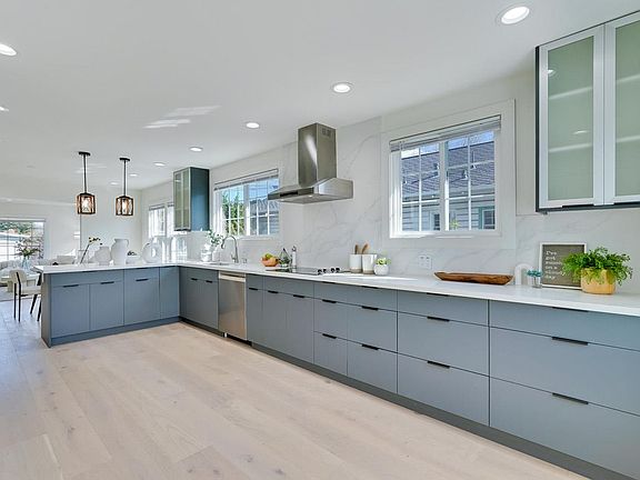 5th image of 107 N Delaware St